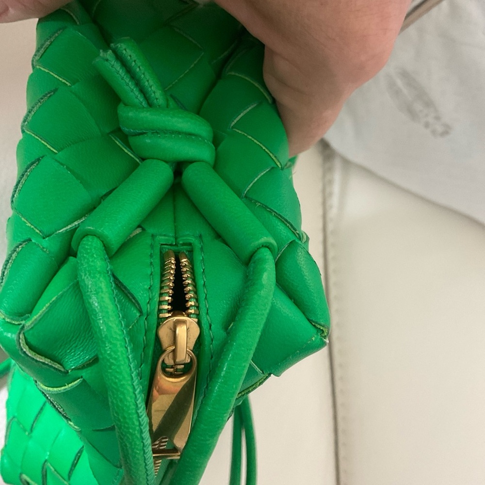 Bottega Veneta Intrecciato Leather Camera Bag Parakeet color - Picture 11 of 16